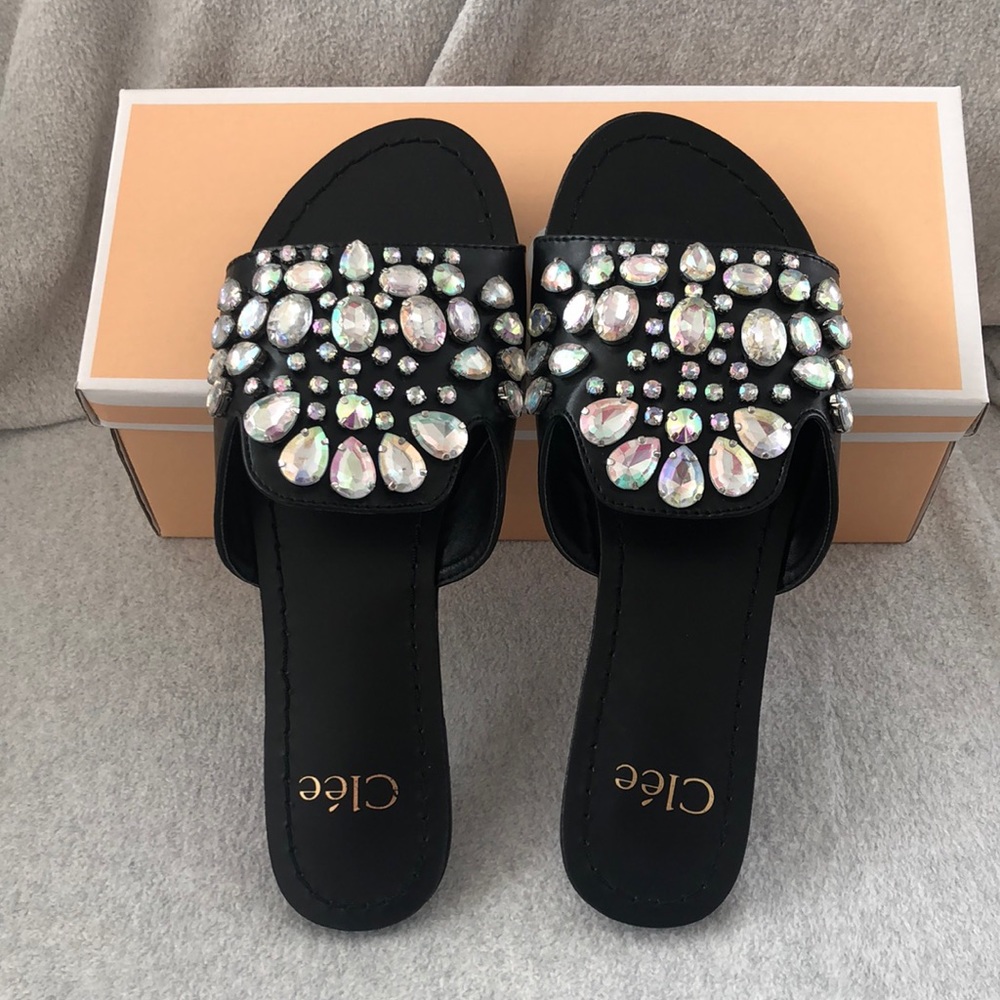 Brand New Black Bling Flats 🥿 Sandal ♥️